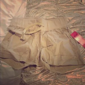 Maternity cargo shorts